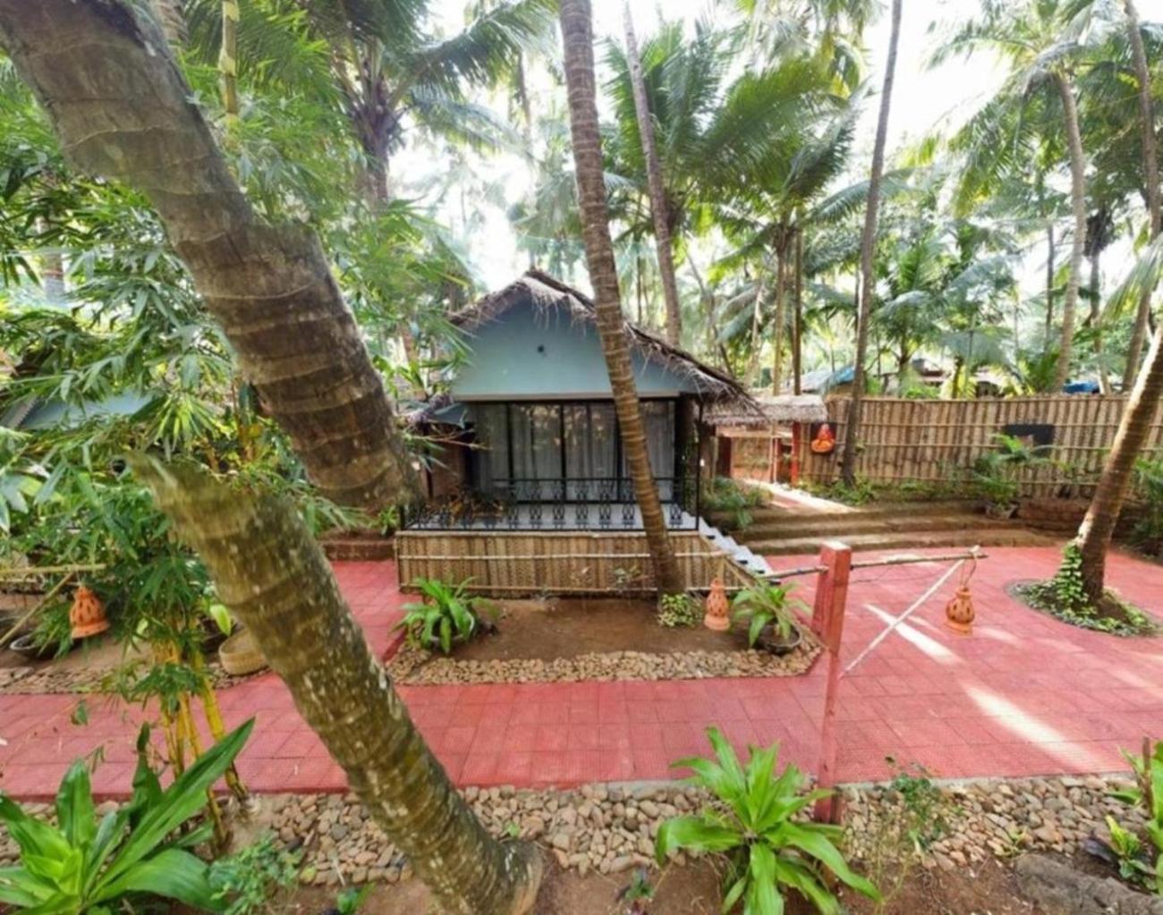 Palm Trees Ayurvedic Heritage Patnem Beach Exterior photo