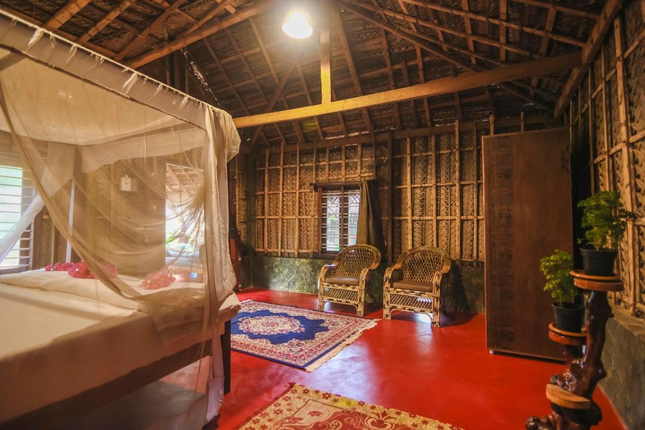 Palm Trees Ayurvedic Heritage Patnem Beach Exterior photo